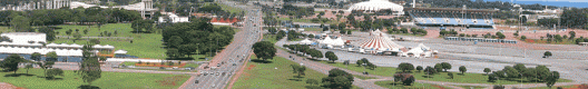  	A mesma área do Eixo Monumental Oeste, fotografada em épocas diferentes, revela as transformações da cidade “real” em função da constante reconfiguração da cidade latente