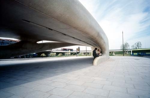 Fluid Vehicle. NIO Architecten