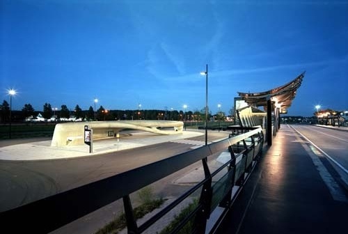 Fluid Vehicle. NIO Architecten