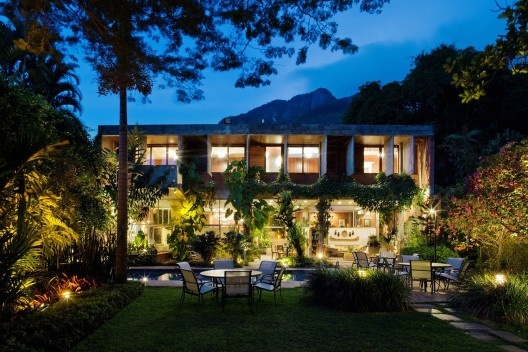 Casa Celso Colombo, Rio de Janeiro, arquiteto Marcello Fragelli<br />Foto Nelson Kon 