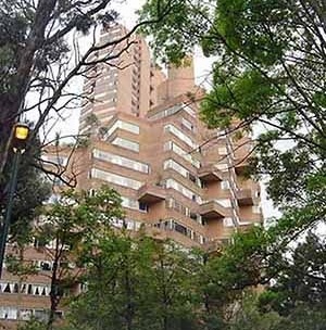 Torres do Parque da Independência , Bogotá, Rogelio Salmona.