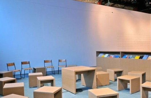 Exposição Território de Contato, Marcos Acayaba e Nicolás Robbio (módulo 2), curadoria Marta Bogéa e Abilio Guerra, Sesc Pompéia, 2013<br />Foto Juan Guerra 