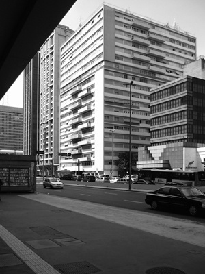 Edifício Lauro Cardozo de Almeida, Arq. Abelardo de Souza, Avenida Paulista esquina Hadock Lobbo<br />Foto LEG 