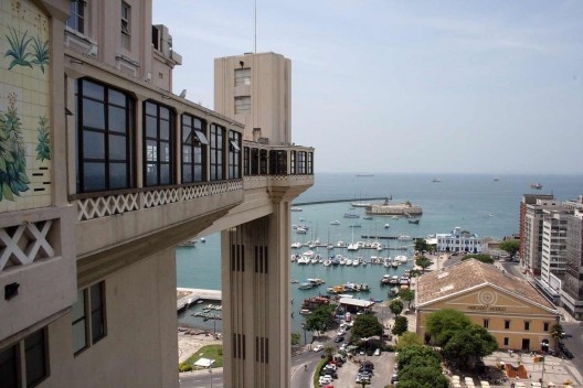 Elevador Lacerda and Mercado Modelo<br />Foto Abilio Guerra 