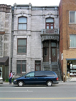 Triplex da Rua Parc: vista frontal [David Morin]