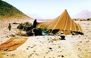 Figura 01– Tienda Hassaniya en el suroeste de Marruecos [http://whc.unesco.org/]
