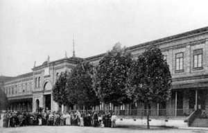 Hospedaria de Imigrantes. Arquivo do Estado de S. Paulo [REIS, Nestor Goulart. São Paulo, vila cidade metrópole. São Paulo, 2004, p. 141]