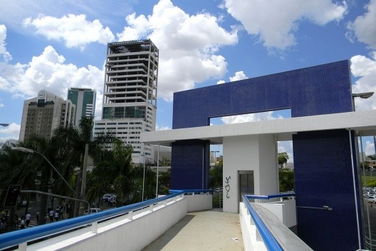 Torres do shopping em construção, em pleno processo de expansão<br />Foto Robert Soares 