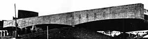 Pavilhão de Osaka, vista externa [Revista Acrópole. São Paulo: Max Gruenwald & Cia, 1970. n.372, p. 27.]