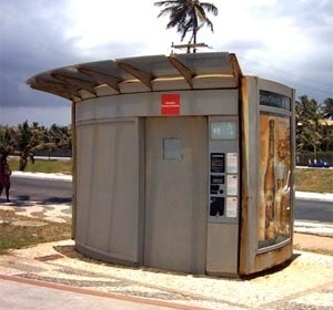 Sanitário da JCDecaux, Patamares - Salvador, BA<br />Foto o autor 