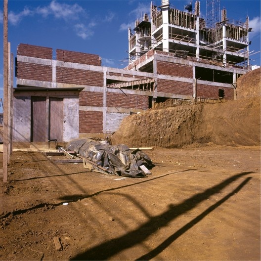 Ensaio <i>Em obras</i><br />Foto Carlos Teixeira  [<i>Em obras: história do vazio em Belo Horizonte</i>, p. 9]