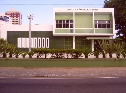 Projeto do prático Arialdo Pinho e do médico Eudes Moura. Associação Médica do RN, Av. Hermes Fonseca, 1396, Tirol<br />Foto Gustavo Sobral, 2010 