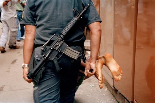 Operação policial, Rocinha, Rio de Janeiro RJ Brasil, 2004<br />Foto divulgação  [Anistia Internacional, 2015]