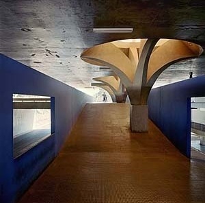 Estação Rodoviária de Jaú, João Vilanova Artigas, 1973<br />Foto Nelson Kon 