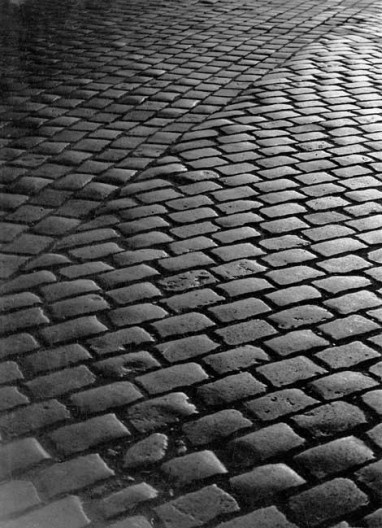 Detalle adoquines<br />Foto Brassaï 