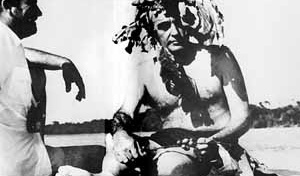 Flávio de Carvalho con Norberto Esteves. Expedición por la Amazonia, Diciembre de 1958. Fonte da imagem: DAHER, Luiz Carlos. Flávio de Carvalho: arquitetura e expressionismo. São Paulo, Projeto, 1982