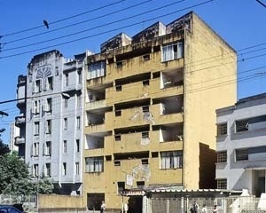Edifício de apartamentos na Avenida Angélica, arquiteto Júlio de Abreu<br />Foto Hugo Segawa 