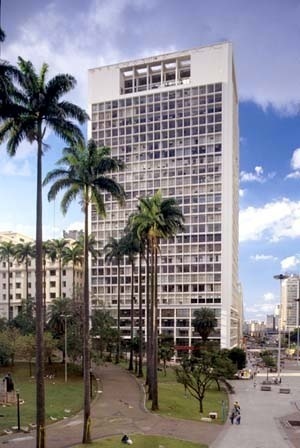 Edifício CBI Esplanada, arquiteto Lucjan Korngold <br />Foto Hugo Segawa 