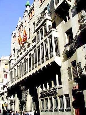 Palau Güell, projeto modificado, Barcelona. Arquiteto Antoni Gaudí