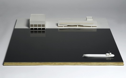 Cais das artes, Enseada do Suá, Vitória, Espírito Santo, Brasil, 2007, em realização. Maquete. Papel e madeira, 20x120x120 cm