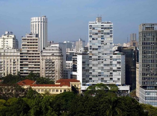 Edifício Eiffel, São Paulo. Arquiteto Oscar Niemeyer, 1952<br />Foto Nelson Kon 