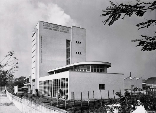 Companhia Jardim de Café Finos, São Paulo, 1942-1943. Arquitetos Rino Levi e Roberto Cerqueira César<br />Foto divulgação  [Acervo digital Rino Levi]