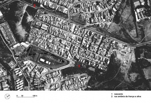 CEU Rosas da China, São Paulo, Implantação sobre aerofotogrametria. Arquitetos Alexandre Delijaicov, André Takiya e Wanderley Ariza