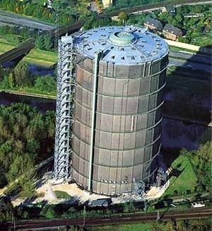 O emblemático prédio do Gasômetro, em Oberhausen [IBA Emscher Park]