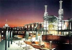 O IBA estimula o desenvolvimento de potenciais endógenos, mas também instiga a criação de mega-investimentos exógenos, como o CentrO [Folheto de divulgação]