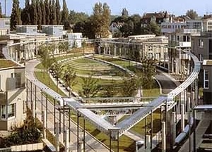 O sistema de captação-circulação-abastecimento de água nas novas unidades residenciais em Feldmark ensaia um desenvolvimento sustentável [IBA Emscher Park]