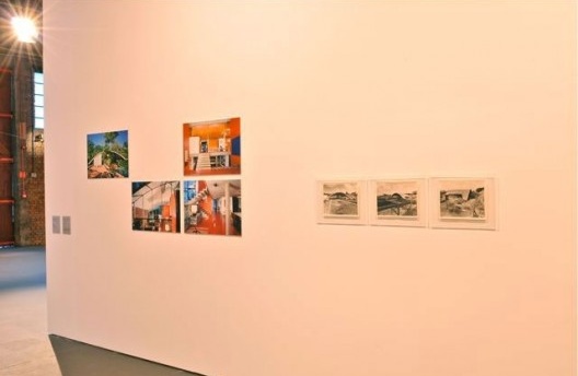 Exposição Território de Contato, Marcos Acayaba e Nicolás Robbio (módulo 2), curadoria Marta Bogéa e Abilio Guerra, Sesc Pompéia, 2013<br />Foto Juan Guerra 