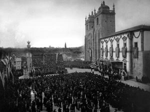 Fig. 13 - Sé do Porto, Comemorações do Duplo Centenário, 1940<br />Foto Domingos Alvão 