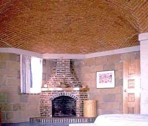  Directrices poligonales irregulares. Casa habitación en Cuernavaca, Morelos. 1989. Bovedero Manuel Perrusquia