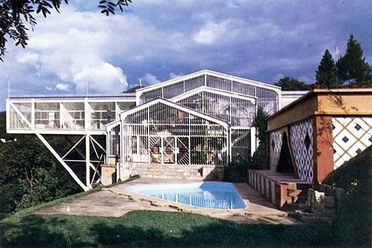 Residência Rubens/Cristina, Nova Lima MG, 1983. Arquiteto Éolo Maia<br />Foto Acervo Jô Vasconcellos 