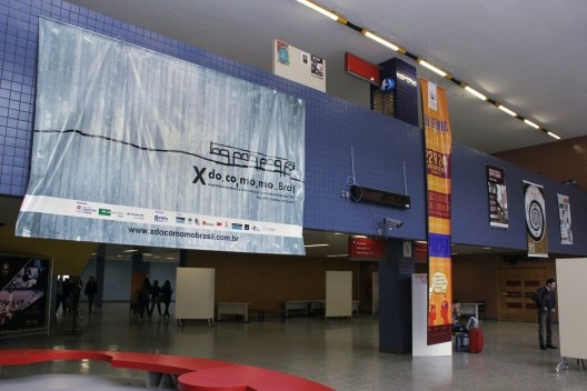 Banner do evento no Saguão do Bloco Azul<br />Foto Michelle Schneider 
