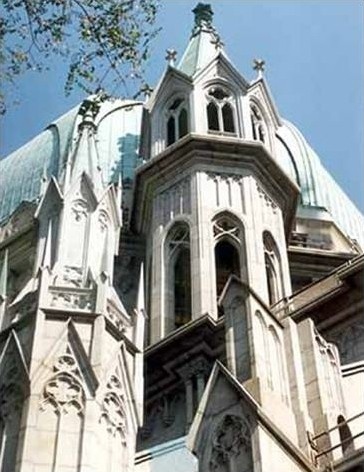 Novas torres da Catedral da Sé, São Paulo. Arq. Paulo Bastos