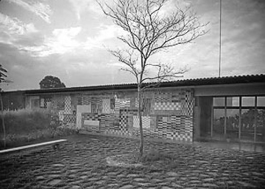 Casa Olivo Gomes, S J dos Campos 1950. Rino Levi, arquitetura / Burle Marx, paisagismo e murais [Acervo Digital Rino Levi FAU PUC-Campinas]