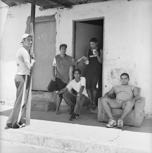 Jovens na periferia do DF, Brasília, 2000<br />Foto Thomaz Farkas 