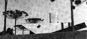 Santa Mônica Clube de Campo, guarita de acesso (1962), Curitiba, Luiz Forte Netto, José Maria Gandolfi, Roberto Gandolfi e Francisco Moreira [XAVIER, p. 15]