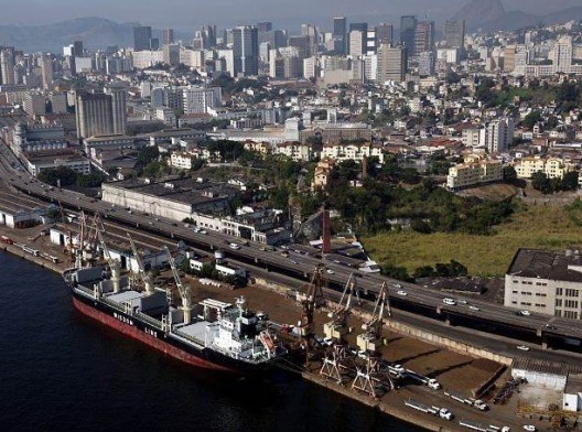 Moradas da Saúde, situação urbana, Rio de Janeiro, 1996. Arquitetos Demetre Anastassakis e Cláudia Mello<br />Foto divulgação 