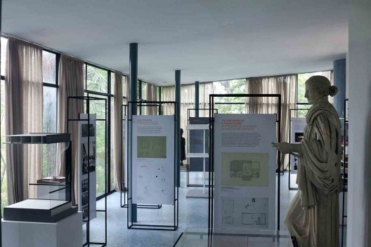 Exposição <i>Casas de vidro</i>, Instituto Bardi, São Paulo, curadoria de Renato Anelli<br />Foto Marina D'Império 