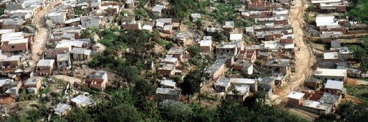 Palestra de Regina Meyer, Fórum de Debates da V Bienal Internacional de Arquitetura de São Paulo, 2003<br />Foto Nelson Kon 