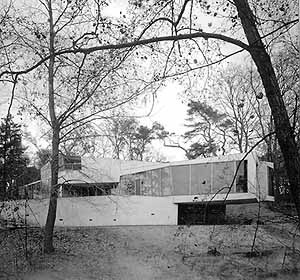 Figura 3 – Van Berkel & Bos, Casa Moebius, Holanda, 1993-98. Fonte: Summa+ nº 42, Abril e Maio/2000, p. 115. 