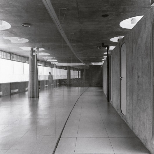 Balneário de Águas da Prata, salas de banho, 1970-1974. Arquitetos João Walter Toscano, Odiléa Setti Toscano, Massayoshi Kamimura<br />Foto Cristiano Mascaro 