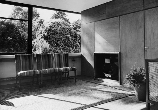 Casa ponte (Casa sobre o arroio), Mar del Plata, 1947. Arquiteto Amancio Williams<br />Foto divulgação  [Museo Casa sobre el Arroyo / Secretaría de Cultura]