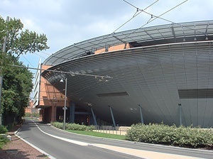O grande auditório da Cité Internationale ao lado do Parc de la Tête d'Or