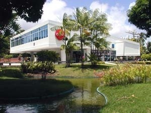 Residência Cassiano Ribeiro Coutinho, situada na Av. Epitácio Pessoa nº 1090, Arquiteto Gil Acácio Borsoi. Paisagismo de Burle Marx<br />Foto Lia Tavares 