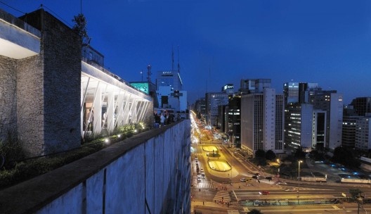 Vista do Edifício Anchieta para a Avenida Paulista<br />Foto Victor Hugo Mori 
