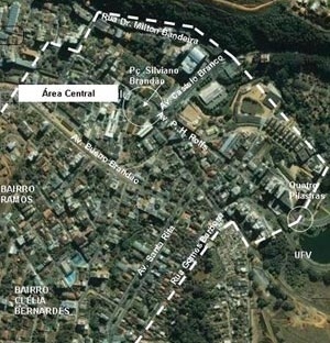 Foto aérea da área central de Viçosa-MG, com a localização da entrada do Campus da UFV. 2003 [Google Earth.]