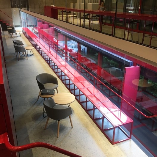 Loja Uniflex Cidade Jardim, reforma Estúdio Tupi, arquiteto Aldo Urbinati. Projeto original de Paulo Mendes da Rocha<br />Foto Luiz Gustavo Sobral Fernandes 